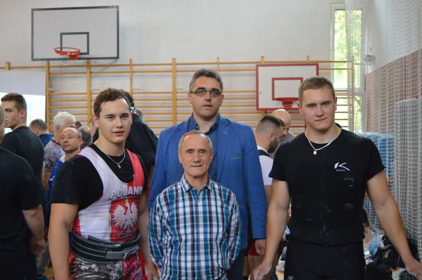 MKS Wicher z trzema  medalami i sześcioma  rekordami Polski  po zawodach w Warszawie
