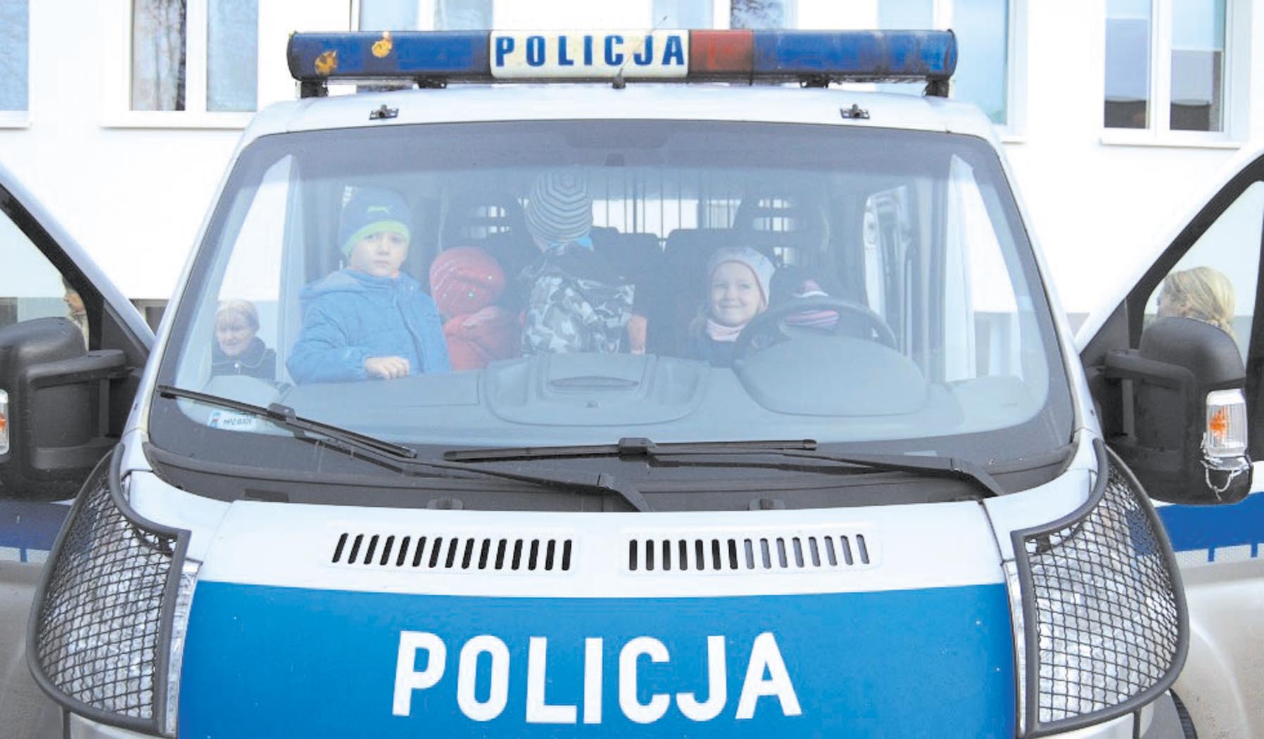 Policjant u Misi i Motylków