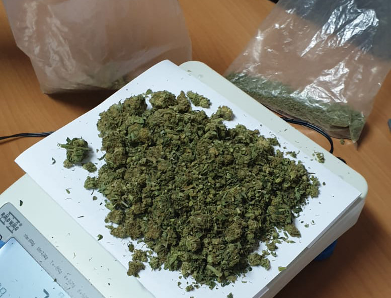 Dwóch posiadało, jeden handlował marihuaną