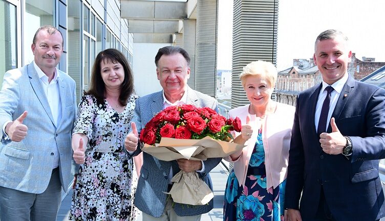 Zarząd Województwa Mazowieckiego z absolutorium i wotum zaufania