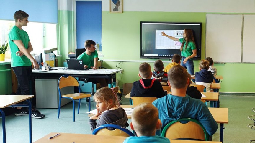 Zajęcia z nauki programowania i matematyki w świecie gry Minecraft w CKSiR