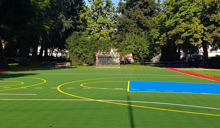 Licealne boiska w Markach zmodernizowane