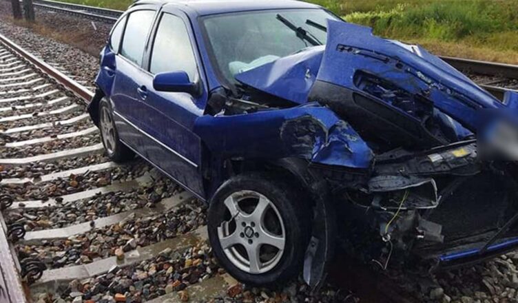 wypadek na przejeździe kolejowym w Jasienicy