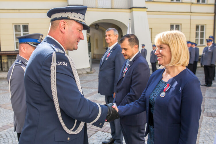 Medal za Zasługi dla Policji dla burmistrz Miasta Ząbki