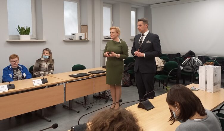 Lekcje wiedzy o społeczeństwie w Urzędzie Miasta Zielonka