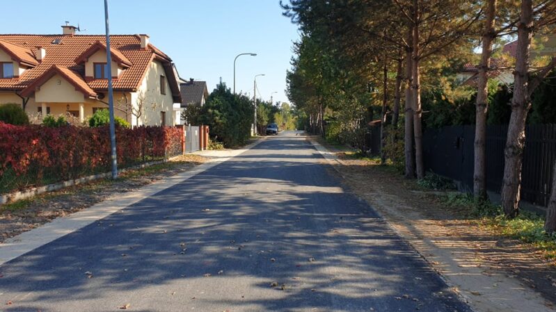 Nowy asfalt na Strudze i Czarnej Strudze