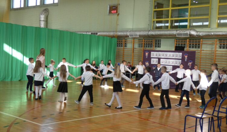 Ślubowanie pierwszoklasistów w SP nr 5 w Ząbkach