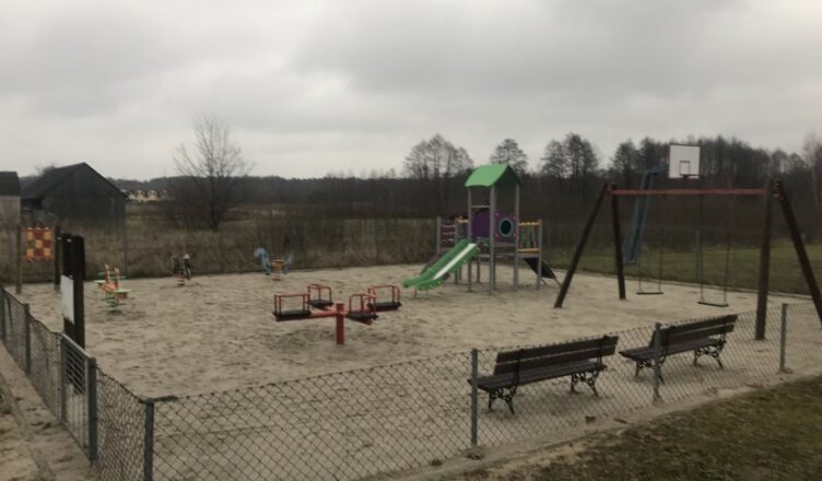 Odmieniony plac zabaw w Wólce Kozłowskiej