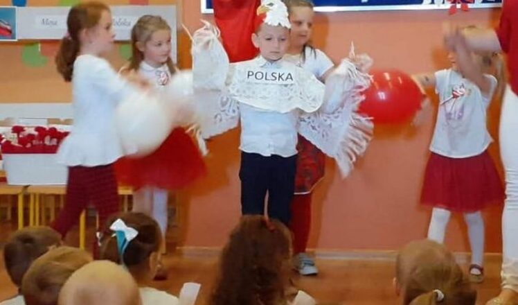 Święto Niepodległości w przedszkolu samorządowym w Dręszewie