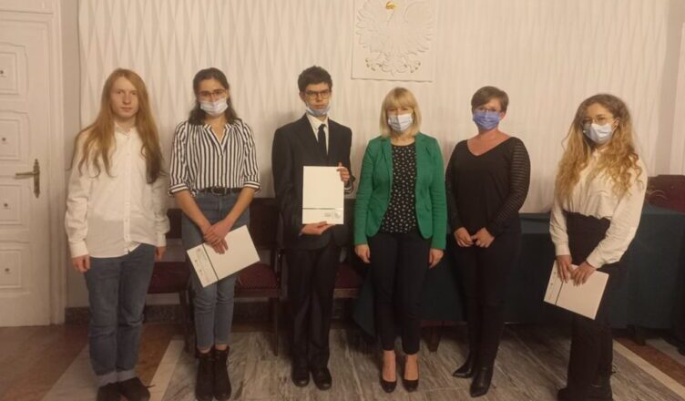 Stypendia i nagrody zdolnej młodzieży z Ząbek