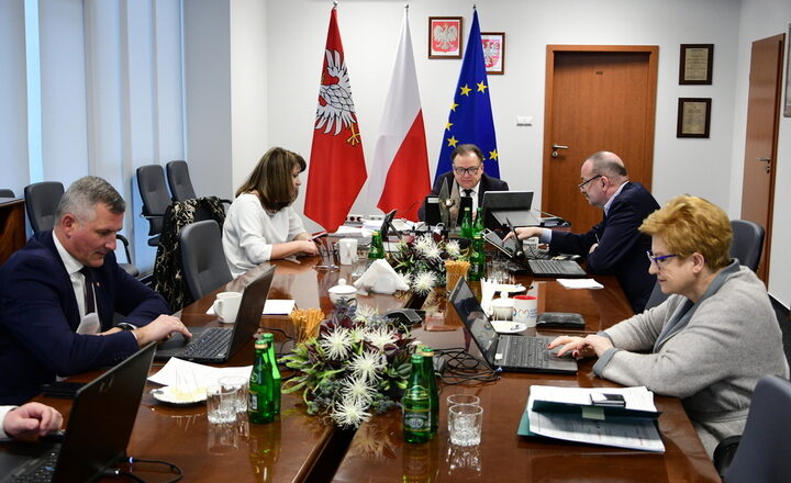 Radni województwa przeciwni działaniom zmierzającym do wyjścia Polski z Unii Europejskiej