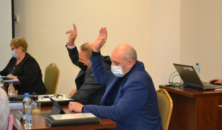 Uchwalono budżet Tłuszcza na 2022 rok