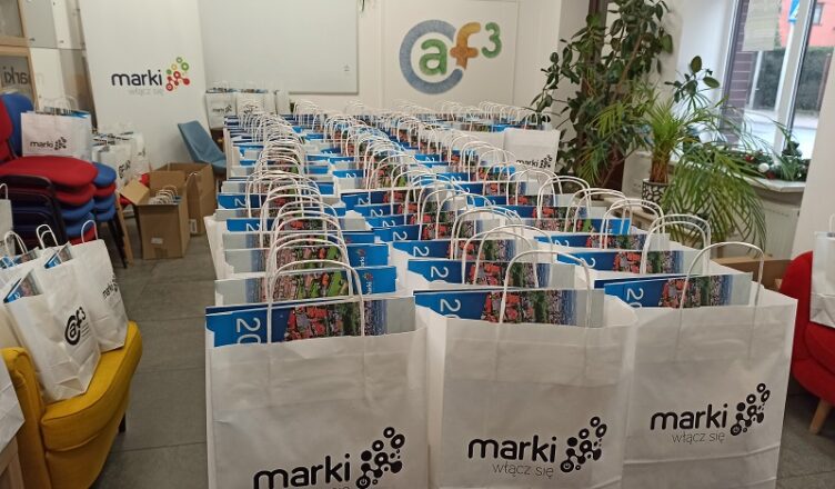 Upominki dla członków mareckich organizacji senioralnych