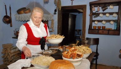 12 potraw na wigilijnym stole to jedna z mazowieckich tradycji świątecznych