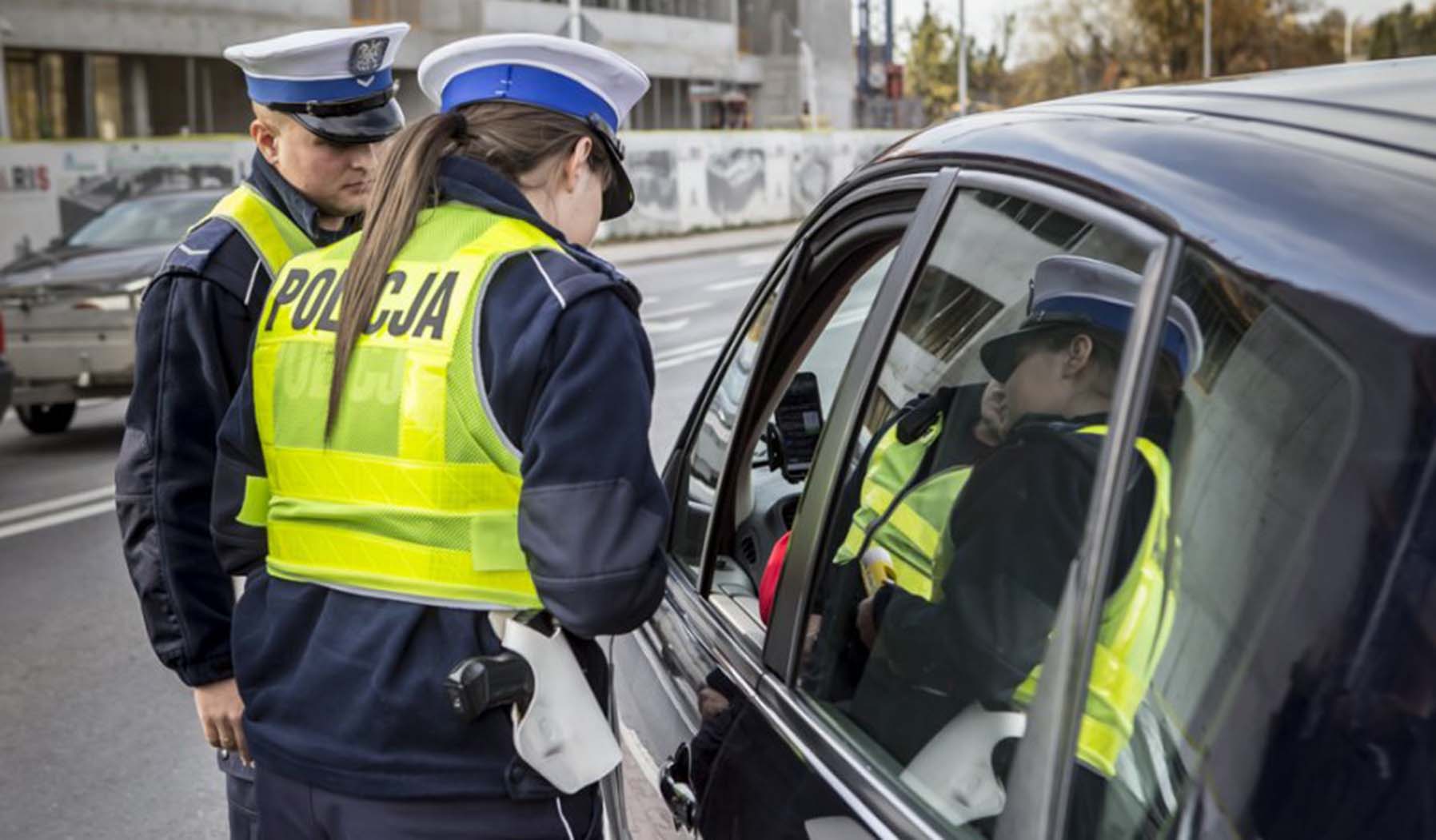Fałszywe prawo jazdy ujawnione podczas kontroli drogowej