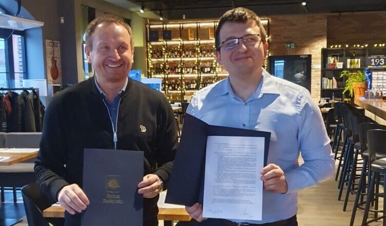 Umowa ze Sceną Cegielnia podpisana