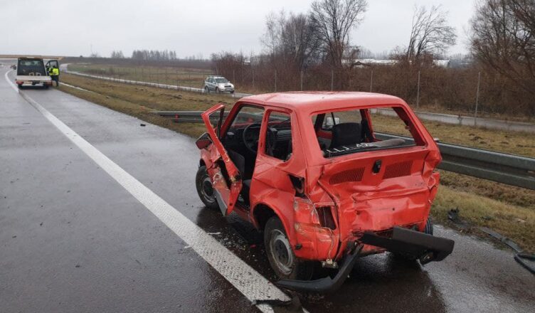 Zderzeni lawety z "maluchem"