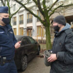 Dzielnicowy kupił odzież zimową dla bezdomnych