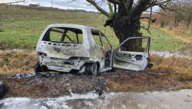 Zginął w płonącym samochodzie