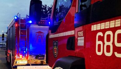 Trzy osoby poszkodowane w pożarze w Markach