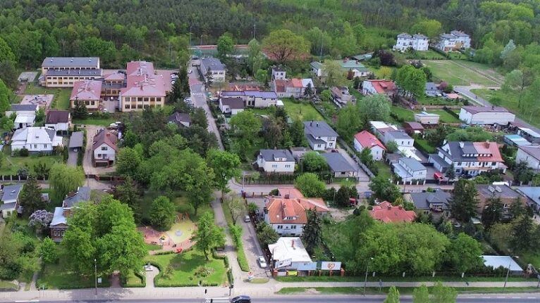 Zmiany w organizacji ruchu w sąsiedztwie Zespołu Szkół nr 2 w Markach