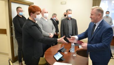 Zaprzysiężenie nowej Radnej Rady Miejskiej w Tłuszczu