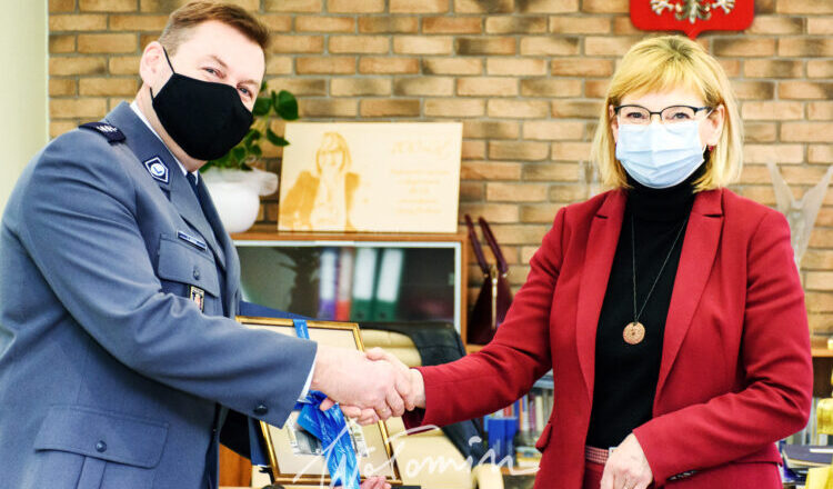 Podziękowania za wieloletnią służbę dla asp. szt. Tomasza Sitka