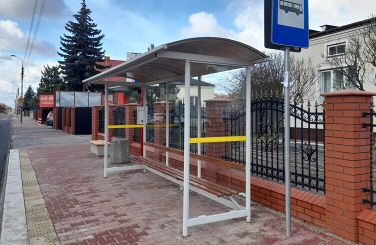 nowe wiaty na ząbkowskich przystankach