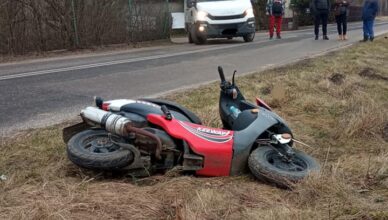 Samochód ciężarowy uderzył w skuter