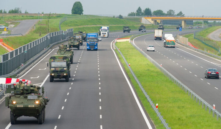 Przejazdy kolumn pojazdów wojskowych przez powiat wołomiński