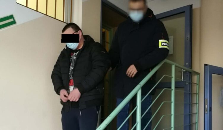 Diler zatrzymany. Handlował narkotykami z trupią czaszką