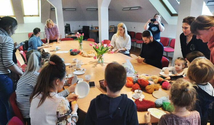 Zajęcia dla dzieci z Ukrainy w Miejskiej Bibliotece Publicznej w Wołominie