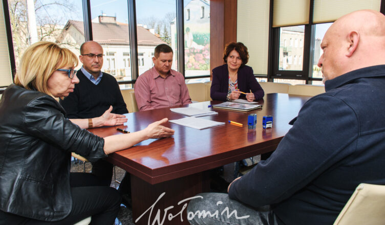 Zespole Szkół Nr 3 w Wołominie doczekał się remontu dachu