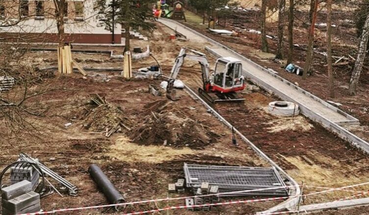 Gmina Radzymin z winy wykonawcy ? firmy Apis Polska - odstąpiła od umowy