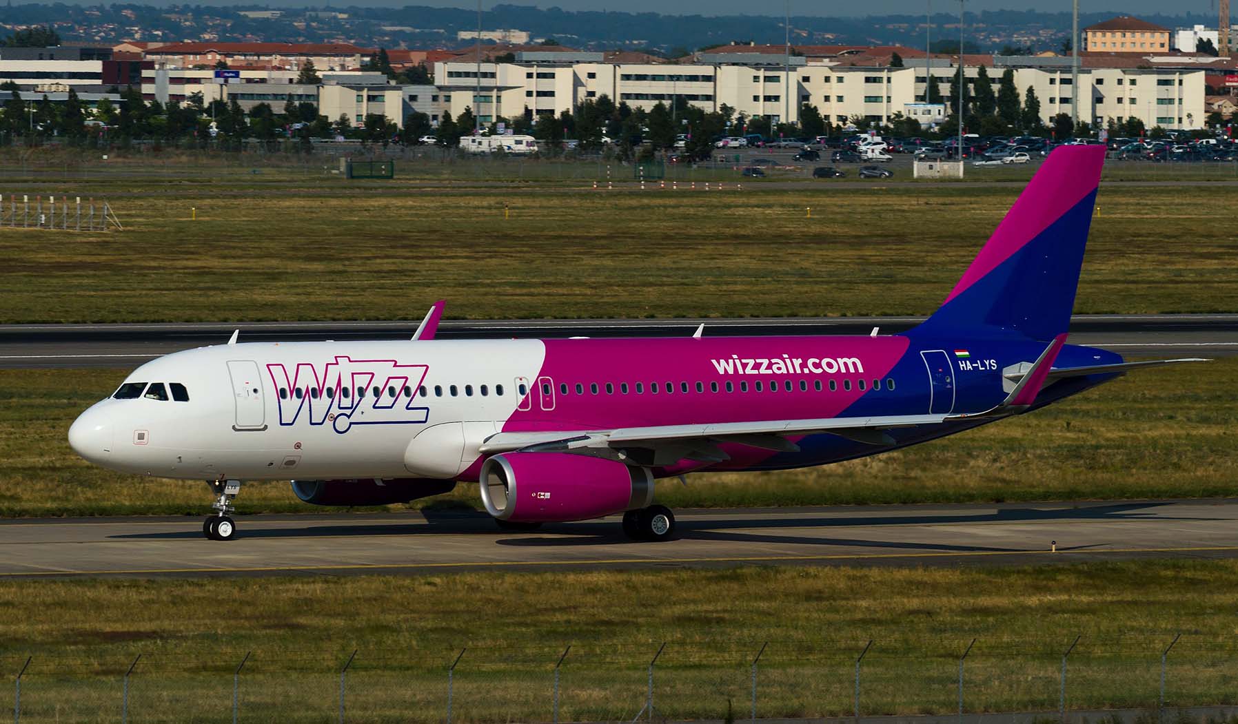 Wizz Air daje 100 tys. bezpłatnych miejsc dla uchodźców z Ukrainy