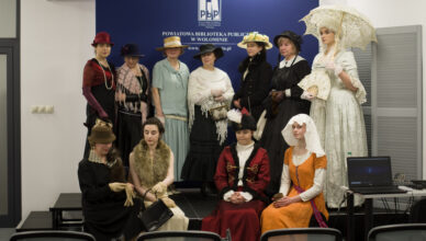 Literacki Wehikuł Czasu w Powiatowej Bibliotece Publicznej w Wołominie