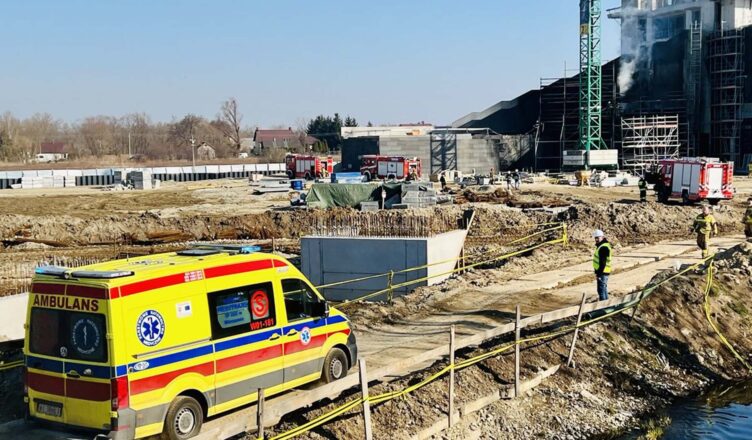 Pożar w Ossowie na budowie Muzeum Bitwy Warszawskiej, zginęła jedna osoba