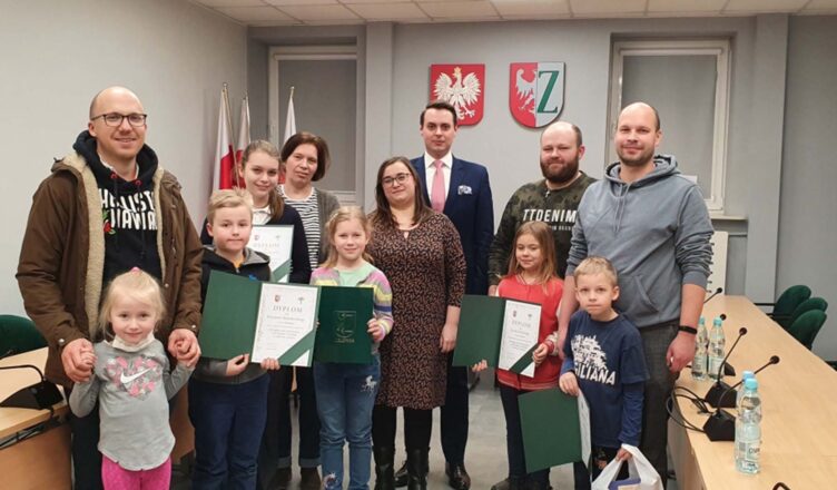 Wręczenie nagród w zimowym konkursie zielonkowskiej biblioteki