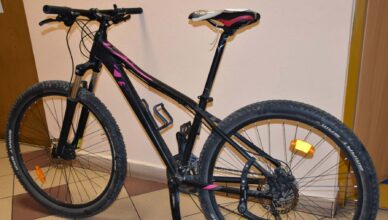 Policjanci poszukują właściciela roweru i elektronarzędzi