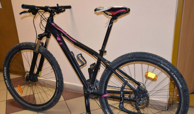 Policjanci poszukują właściciela roweru i elektronarzędzi