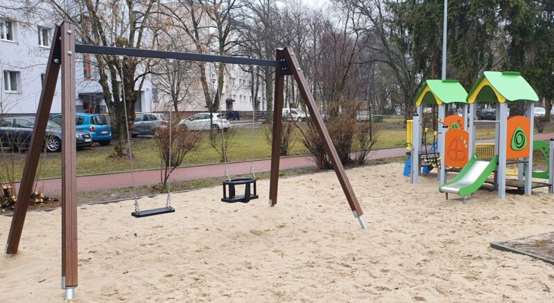 plac zabaw na Poligonie oddany do użytkowania