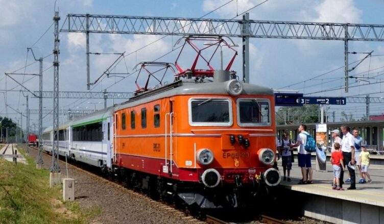 Wyjątkowy pociąg przejedzie przez Tłuszcz