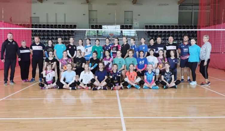 Konsultacja kadry makroregionu w siatkówce