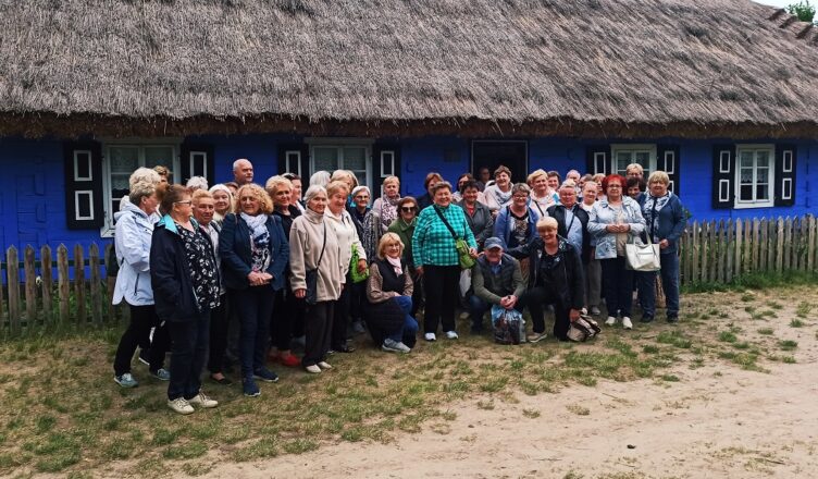 Mareccy seniorzy w podróży do Ziemi Łowickiej