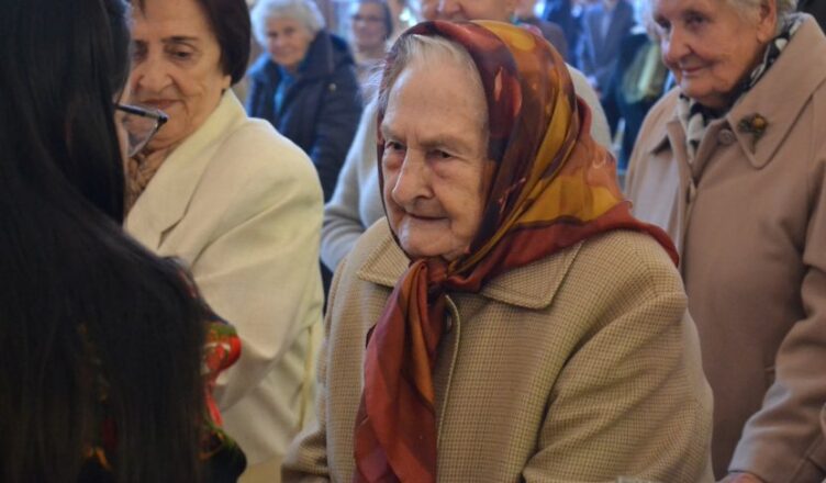 100 lat mieszkanki Tłuszcza