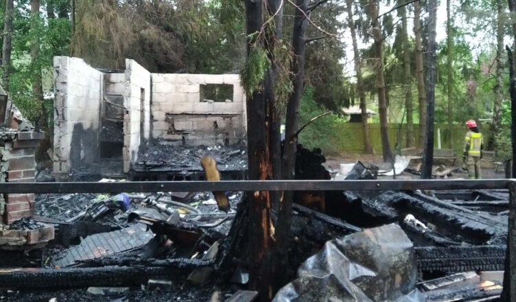 Tragiczne skutki pożaru w Załubicach. Nie żyje pisarka Maja Lidia Kossakowska