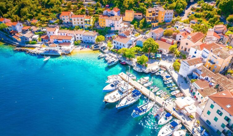 Wakacje w Istrii - z biurem podróży czy na własną rękę? Zalety i wady obu rozwiązań