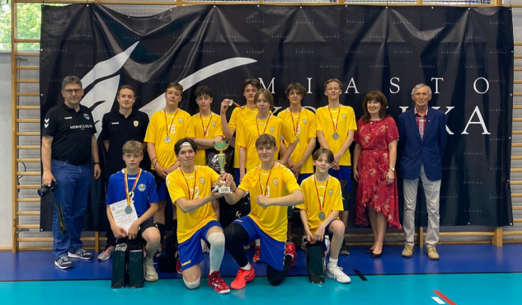 Uczniowie Kobyłkowskiej ?Trójki? srebrnymi medalistami Mazowieckich Igrzysk Młodzieży Szkolnej w Piłce Siatkowej Chłopców