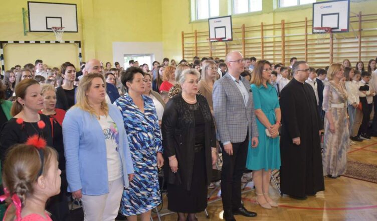 Szkole Podstawowej nr 1 w Słupnie