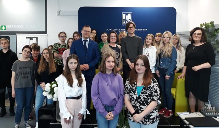 spotkanie z Krystyną Czubówną w Powiatowej Bibliotece Publicznej w Wołominie